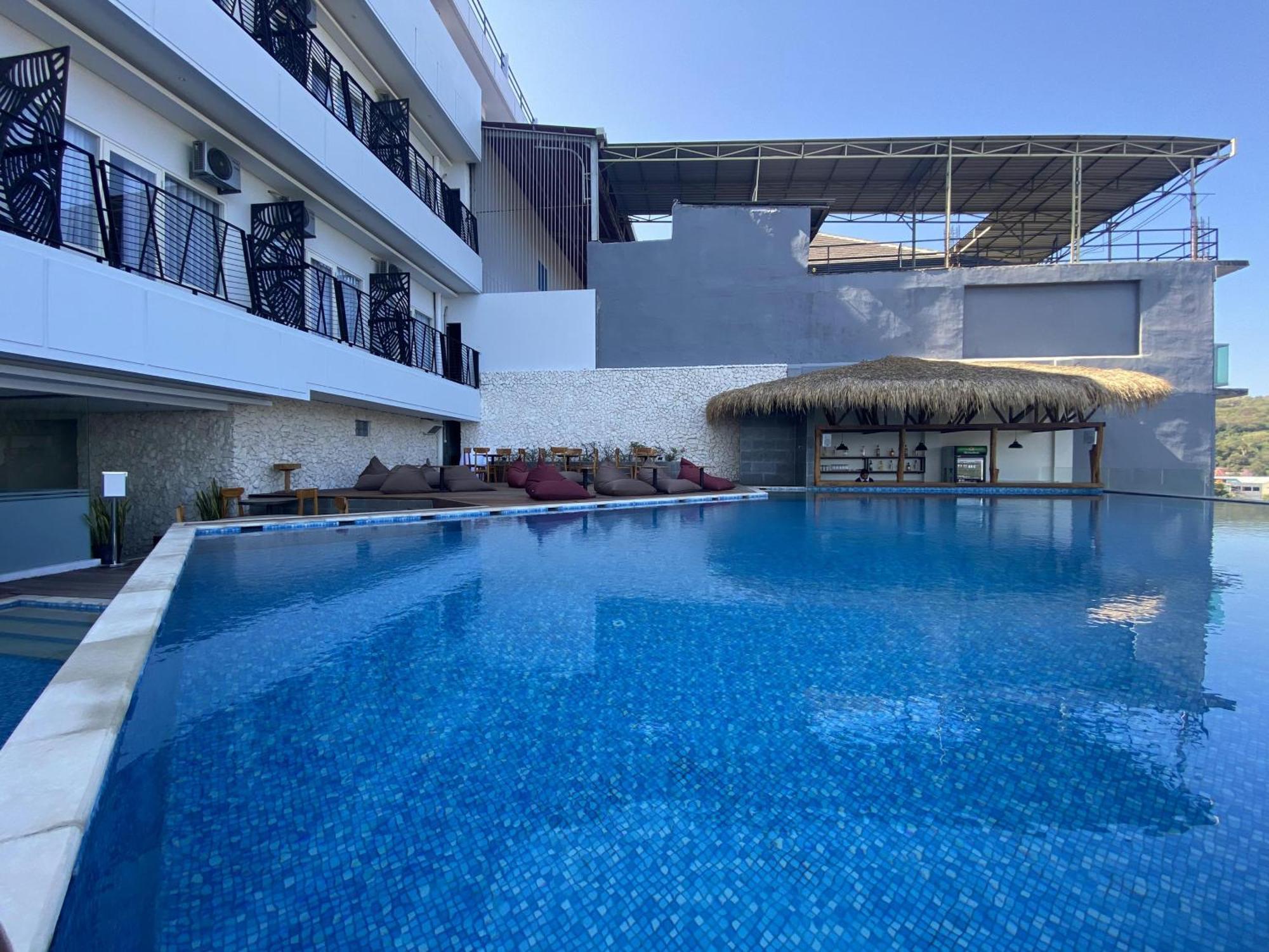 Zasgo Hotel Labuan Bajo Exterior photo