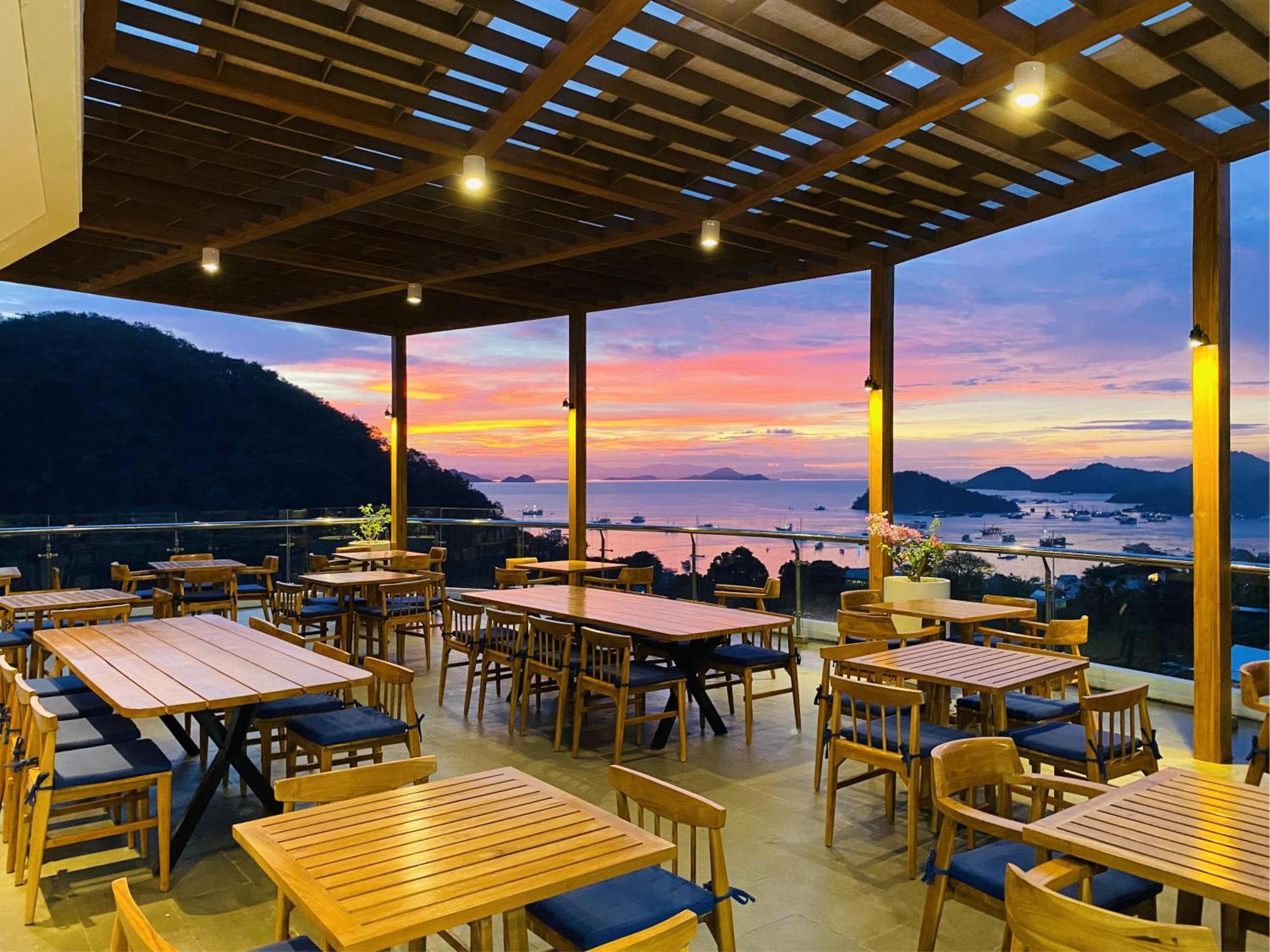 Zasgo Hotel Labuan Bajo Exterior photo