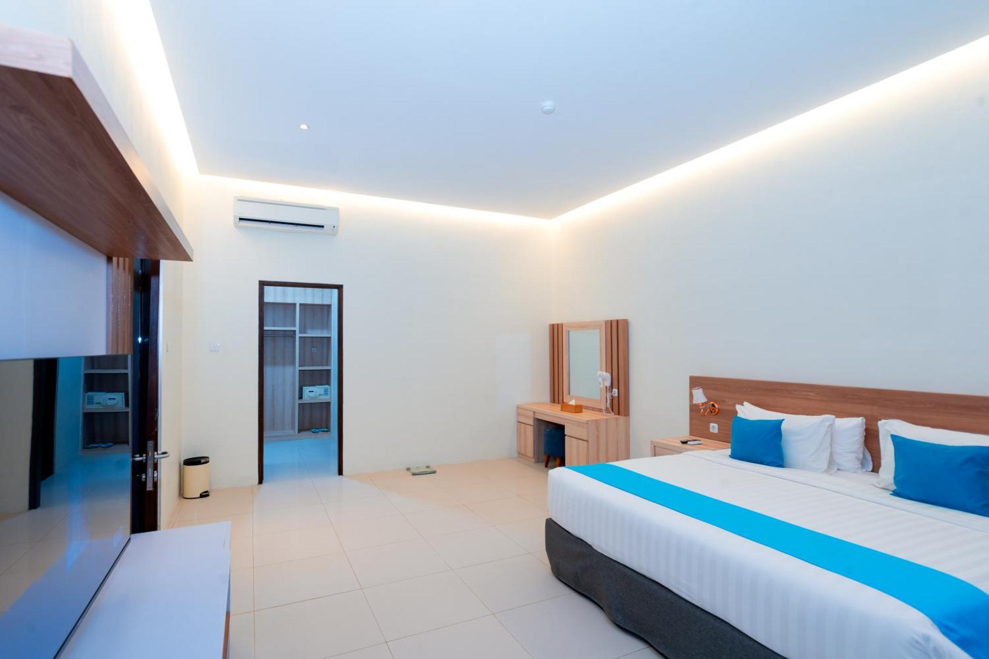 Zasgo Hotel Labuan Bajo Exterior photo