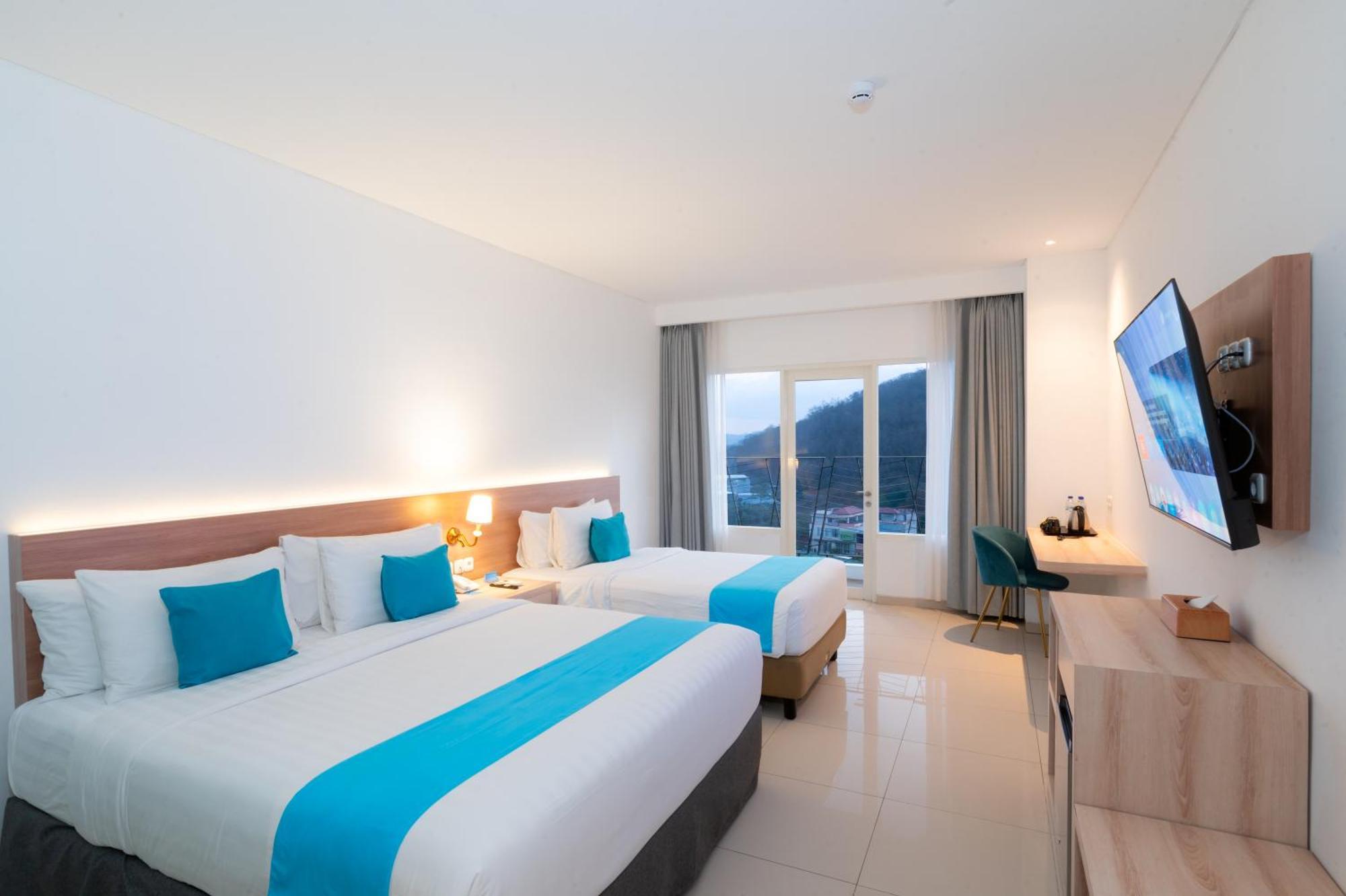 Zasgo Hotel Labuan Bajo Exterior photo