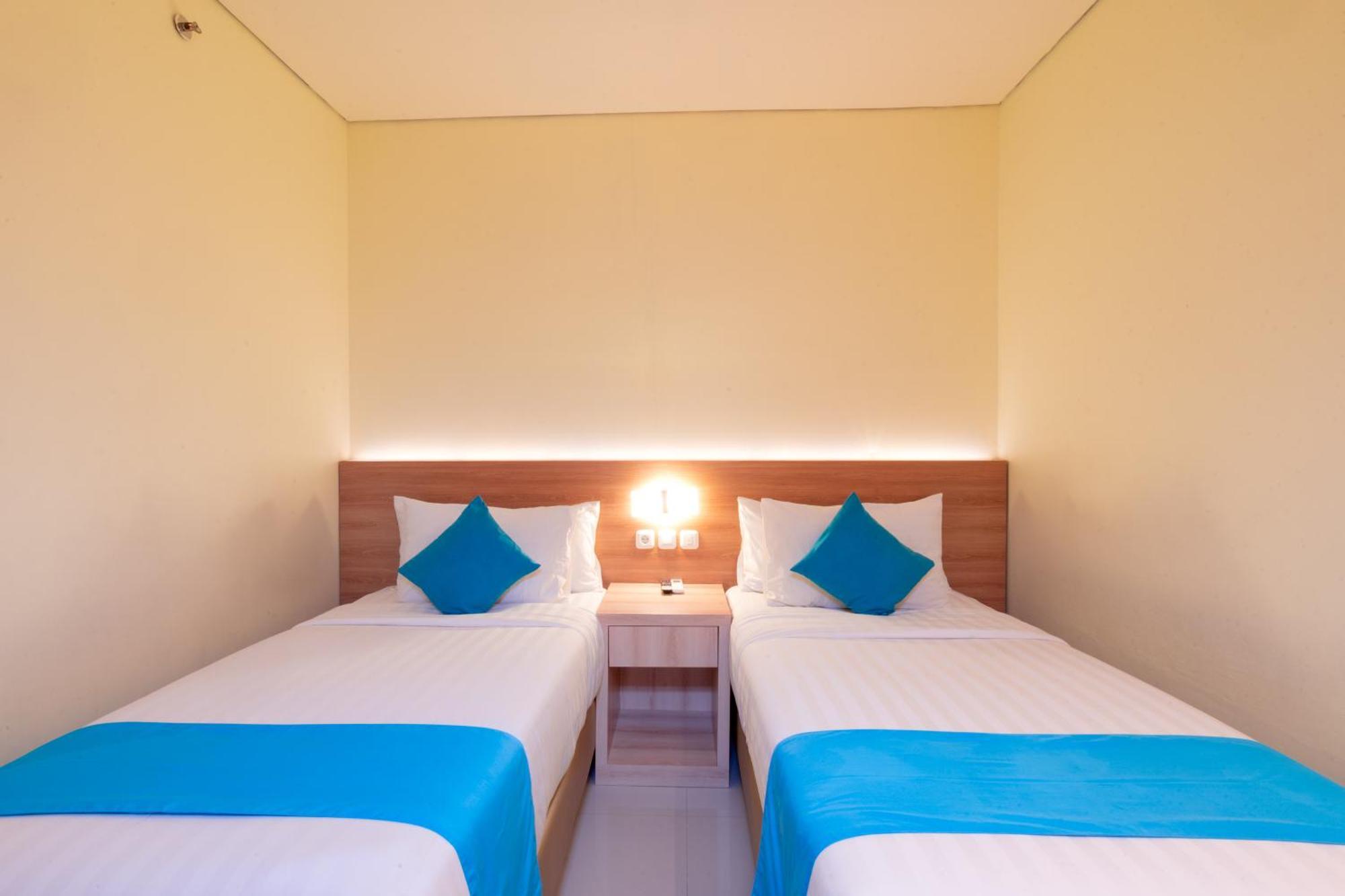 Zasgo Hotel Labuan Bajo Exterior photo